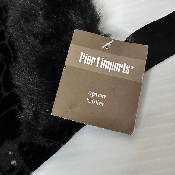 Pier 1 Imports Black Burnout Velvet Faux Fur Hostess Apron Holidays Goth NWT - Picture 6 of 10